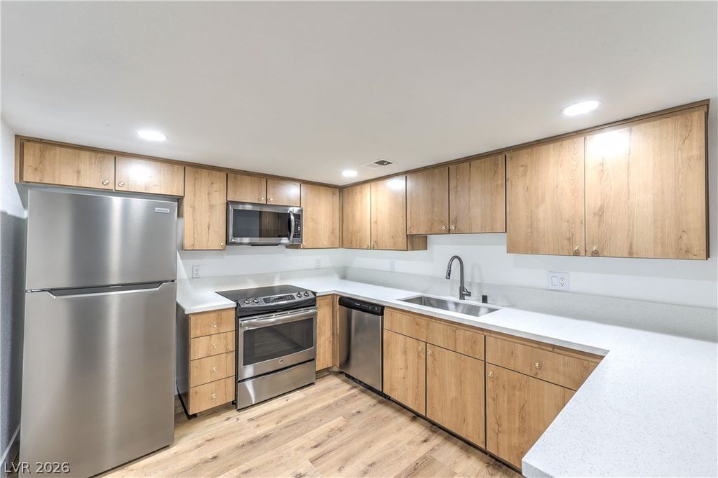 Image 13 of property listing at 1857 Arbol Verde Way, Las Vegas, NV 89119