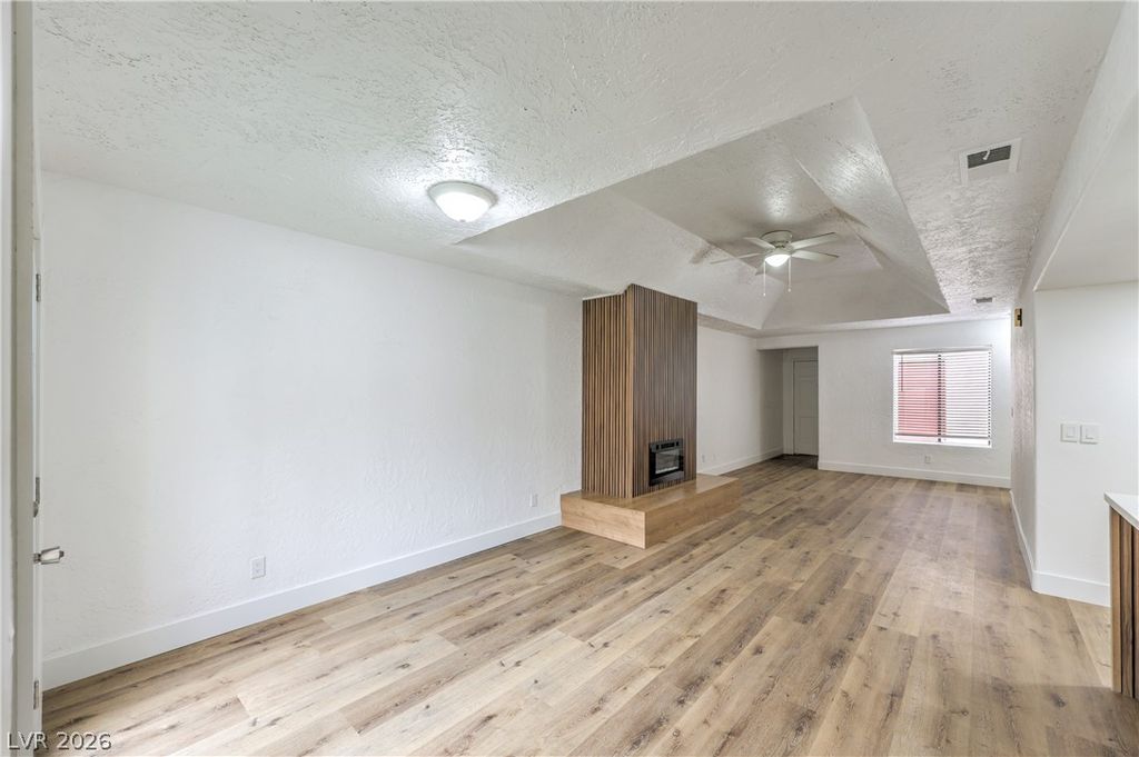 Image 16 of property listing at 1857 Arbol Verde Way, Las Vegas, NV 89119
