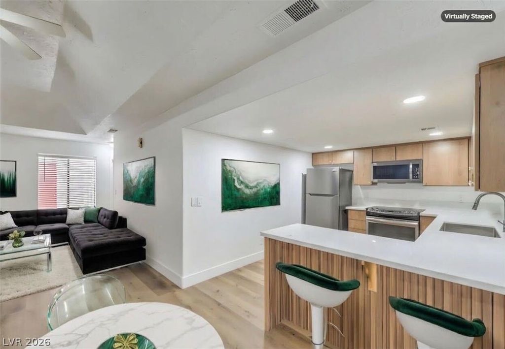 Image 2 of property listing at 1857 Arbol Verde Way, Las Vegas, NV 89119