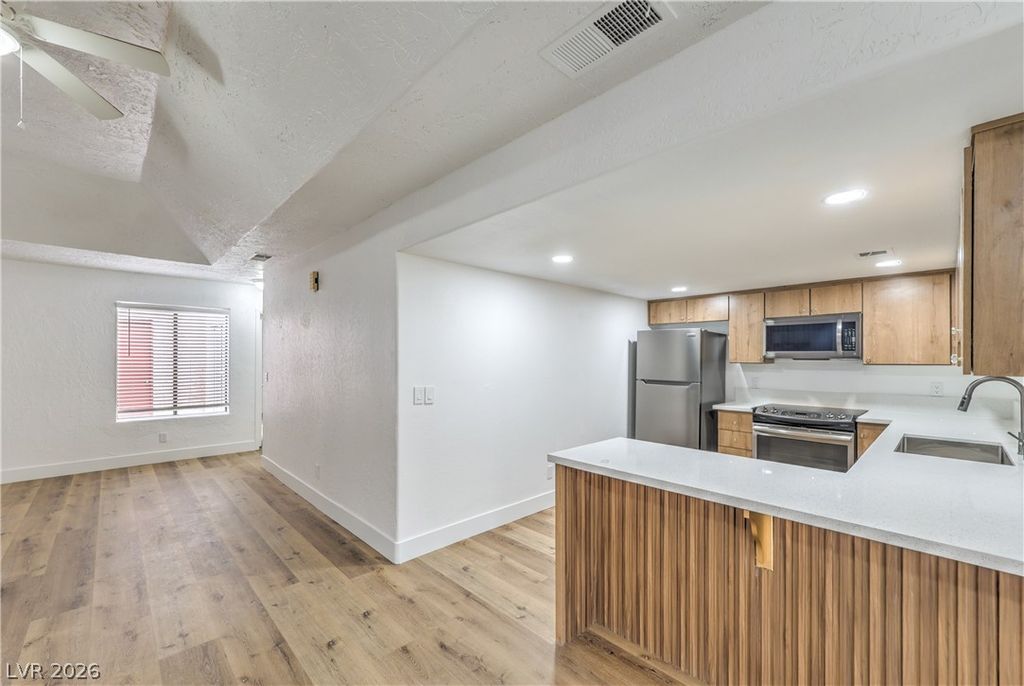 Image 4 of property listing at 1857 Arbol Verde Way, Las Vegas, NV 89119