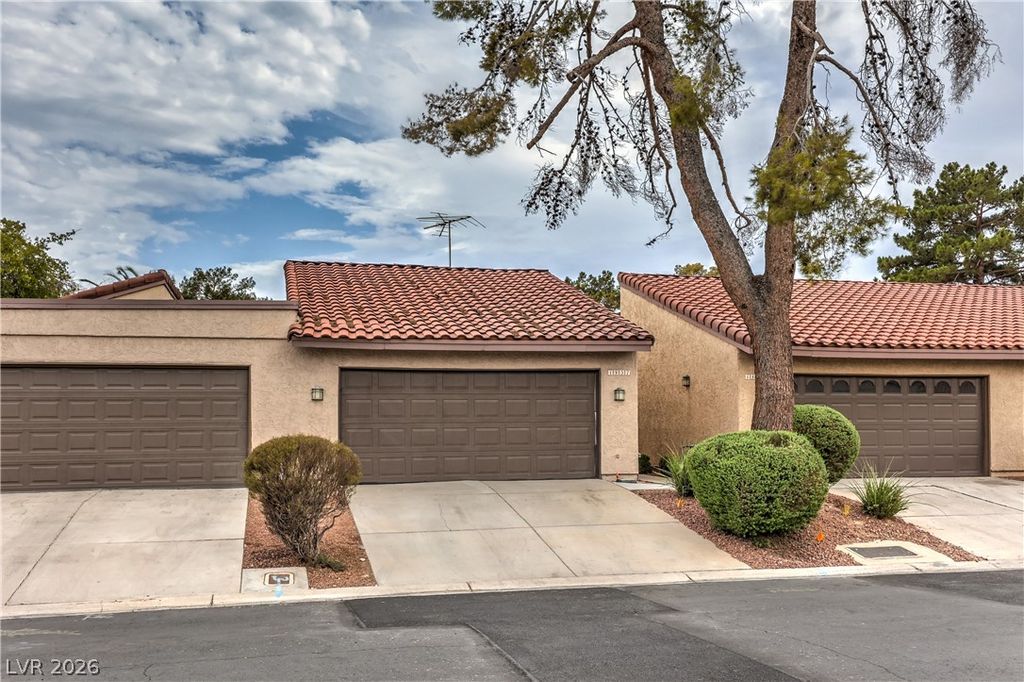 Image 5 of property listing at 1857 Arbol Verde Way, Las Vegas, NV 89119