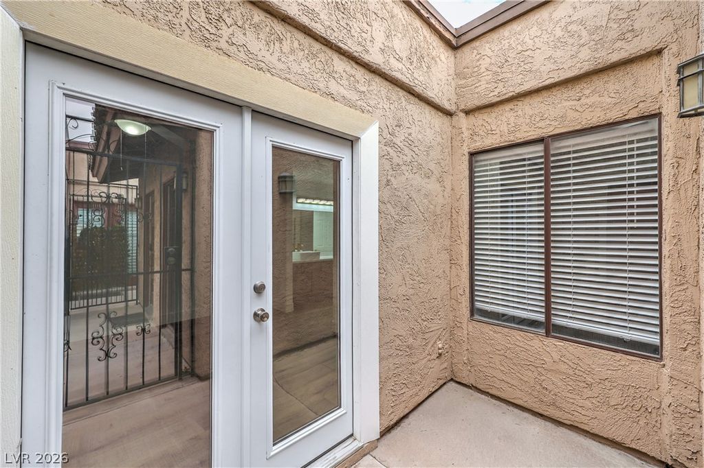 Image 8 of property listing at 1857 Arbol Verde Way, Las Vegas, NV 89119