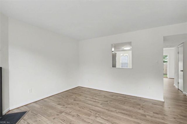 18 Bayview CT, Hampton, VA 23664