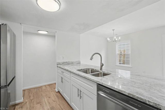 18 Bayview CT, Hampton, VA 23664