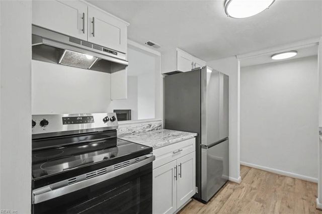 18 Bayview CT, Hampton, VA 23664