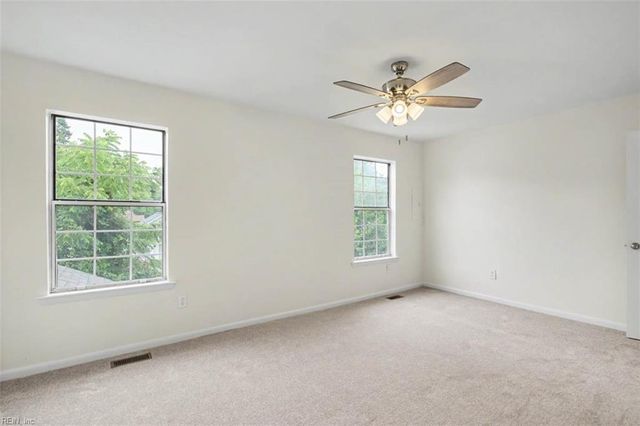 18 Bayview CT, Hampton, VA 23664