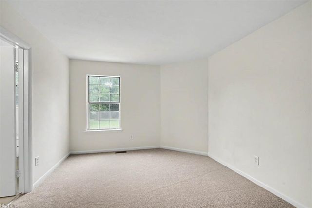 18 Bayview CT, Hampton, VA 23664