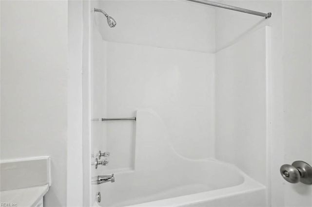 18 Bayview CT, Hampton, VA 23664