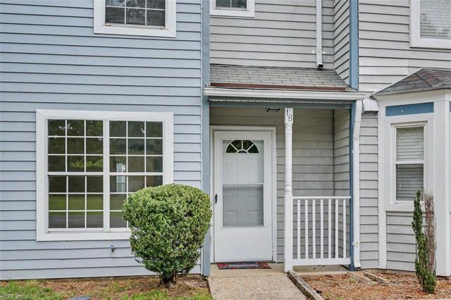 18 Bayview CT, Hampton, VA 23664