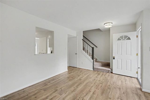 18 Bayview CT, Hampton, VA 23664