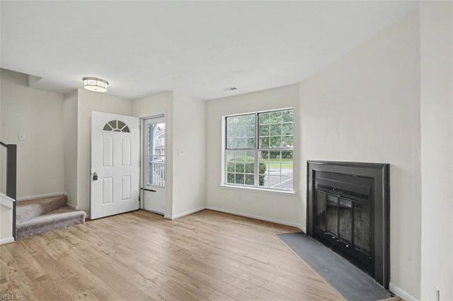 18 Bayview CT, Hampton, VA 23664