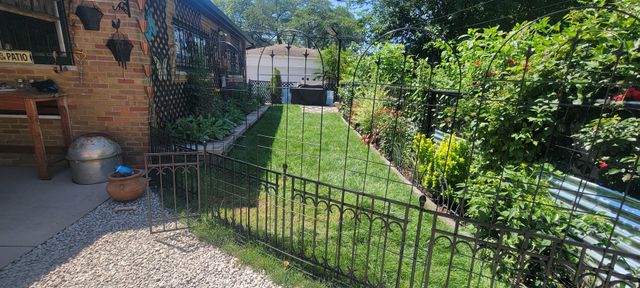 5435 Reba Street, Morton Grove, IL 60053