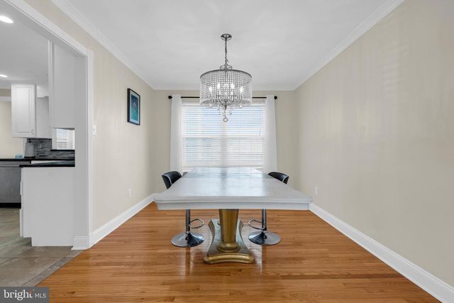 12 FAWN HOLLOW RD, Burlington, NJ 08016