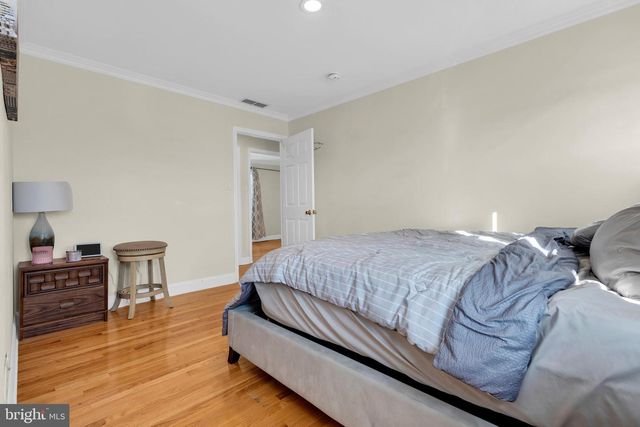 12 FAWN HOLLOW RD, Burlington, NJ 08016