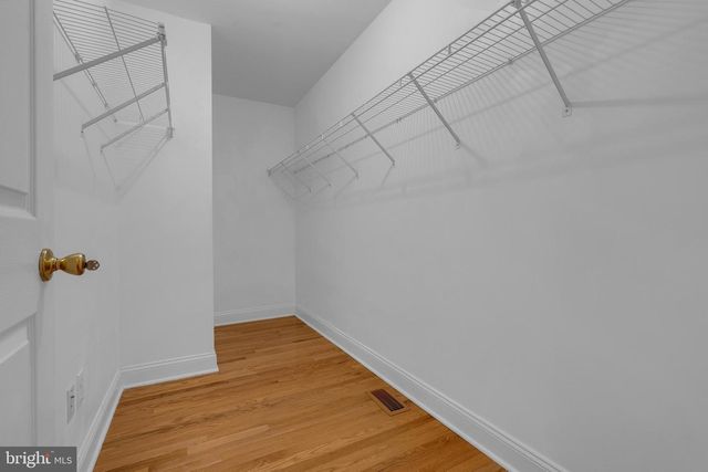 12 FAWN HOLLOW RD, Burlington, NJ 08016