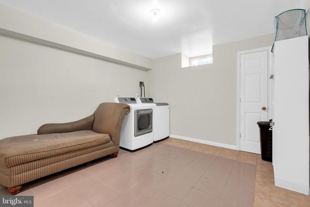 12 FAWN HOLLOW RD, Burlington, NJ 08016