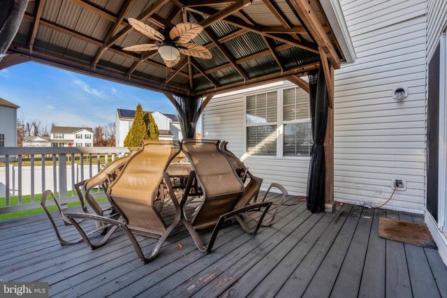 12 FAWN HOLLOW RD, Burlington, NJ 08016