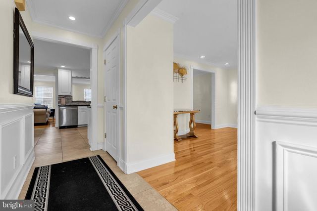 12 FAWN HOLLOW RD, Burlington, NJ 08016