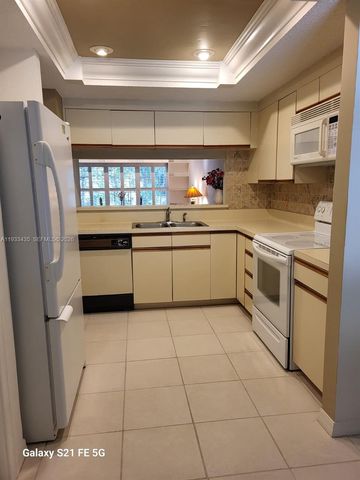 5200 SE Seascape Way 201, Stuart, FL 34997