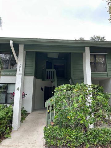 5200 SE Seascape Way 201, Stuart, FL 34997