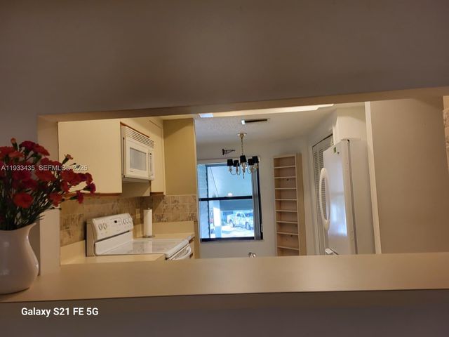 5200 SE Seascape Way 201, Stuart, FL 34997