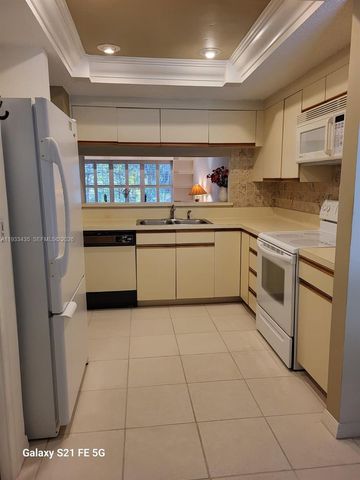 5200 SE Seascape Way 201, Stuart, FL 34997