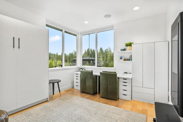 2083 NW Lemhi Pass Drive, Bend, OR 97703