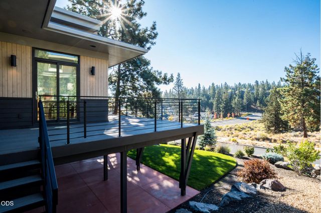 2083 NW Lemhi Pass Drive, Bend, OR 97703