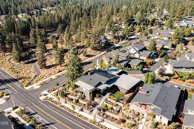 2083 NW Lemhi Pass Drive, Bend, OR 97703