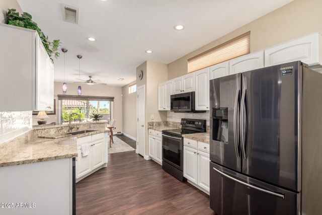 19877 N CRIMSON RIDGE Way, Surprise, AZ 85374