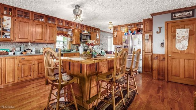 18513 Hobbler Lane, Lore City, OH 43755