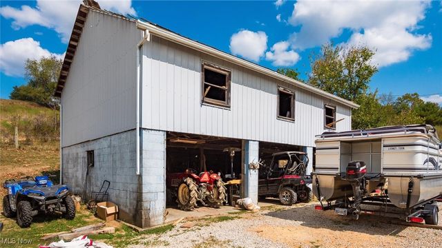 18513 Hobbler Lane, Lore City, OH 43755