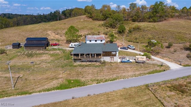 18513 Hobbler Lane, Lore City, OH 43755