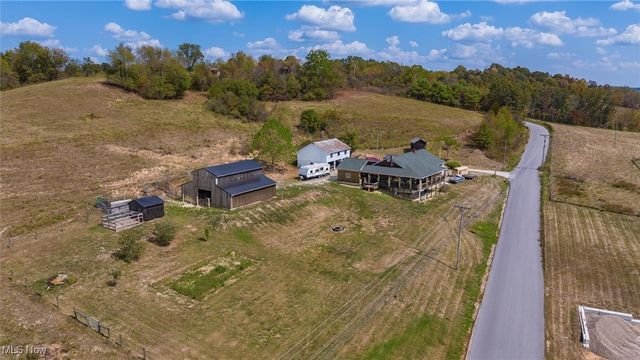 18513 Hobbler Lane, Lore City, OH 43755