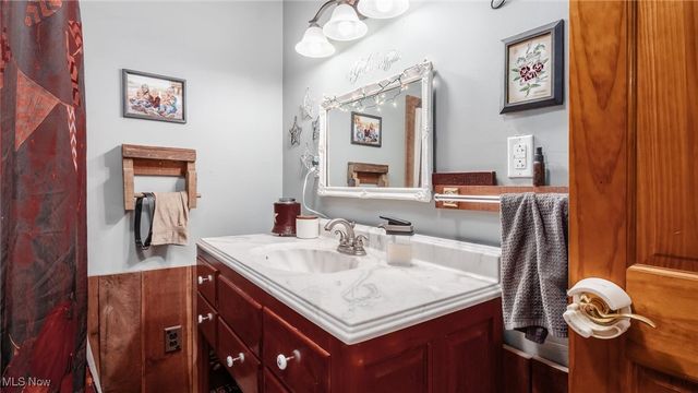 18513 Hobbler Lane, Lore City, OH 43755