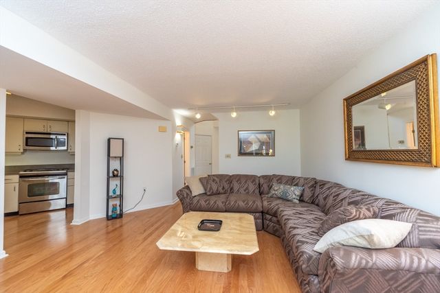 8 Canvasback Way 8, Walpole, MA 02081