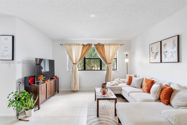 510 S Park Road 25-10, Hollywood, FL 33021