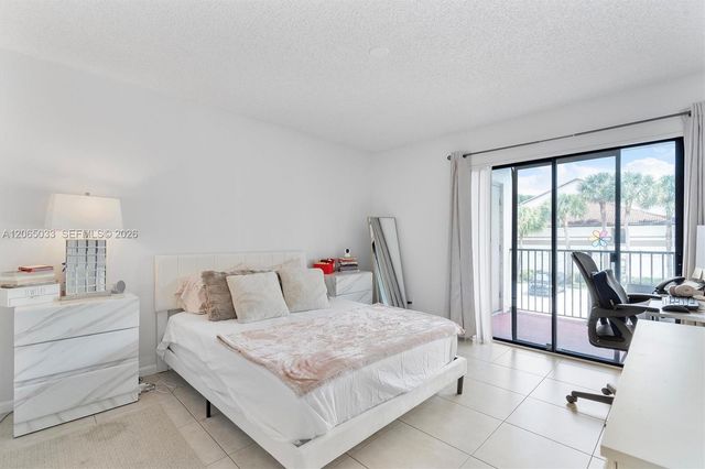 510 S Park Road 25-10, Hollywood, FL 33021