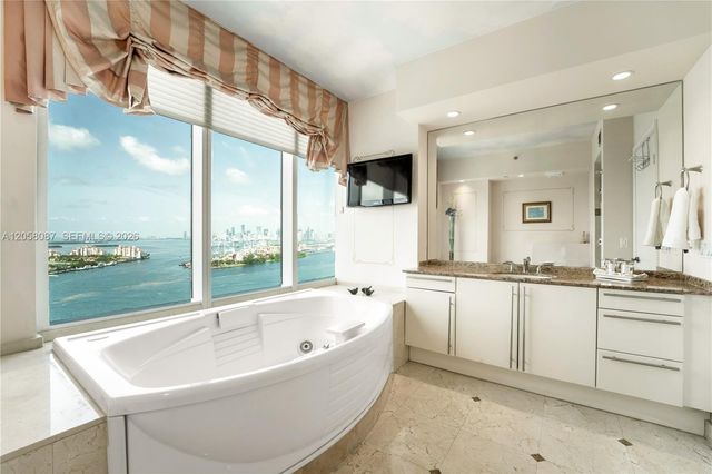 1000 S Pointe Dr 2501, Miami Beach, FL 33139