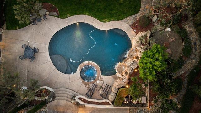 9904 Fox Borough Dr, Oakdale, CA 95361