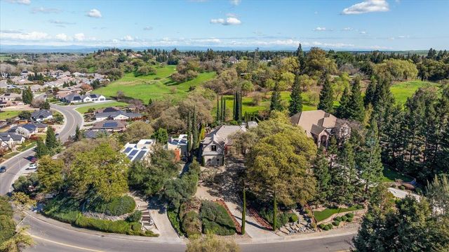 9904 Fox Borough Dr, Oakdale, CA 95361