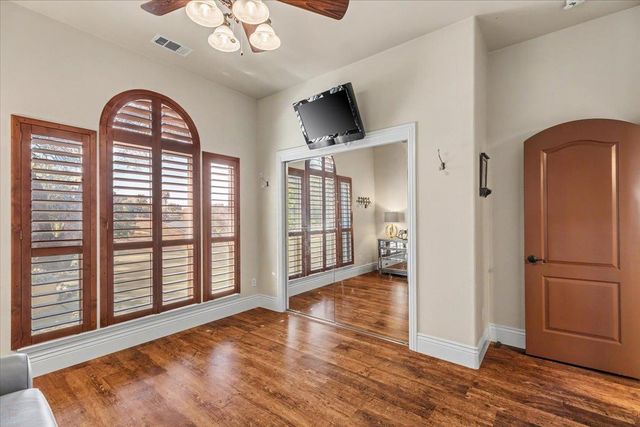 9904 Fox Borough Dr, Oakdale, CA 95361