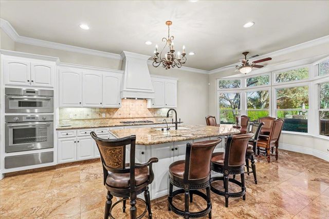 9904 Fox Borough Dr, Oakdale, CA 95361