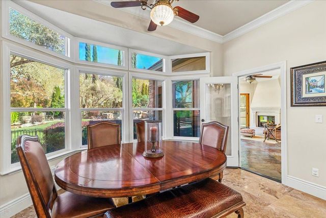 9904 Fox Borough Dr, Oakdale, CA 95361