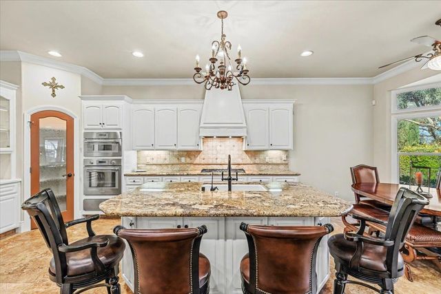 9904 Fox Borough Dr, Oakdale, CA 95361