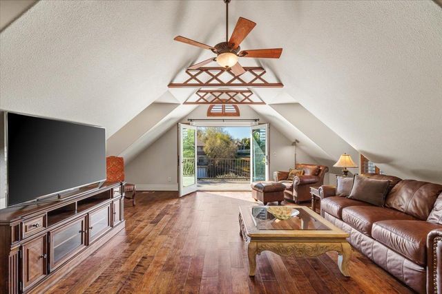 9904 Fox Borough Dr, Oakdale, CA 95361