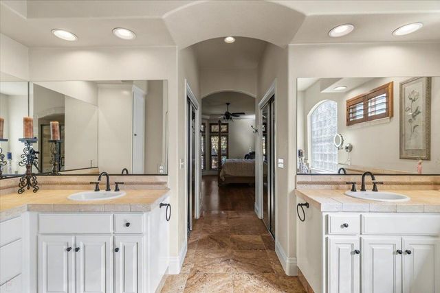 9904 Fox Borough Dr, Oakdale, CA 95361