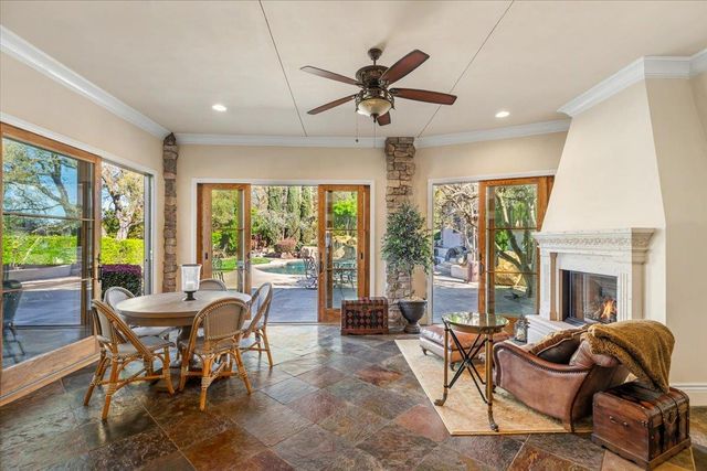 9904 Fox Borough Dr, Oakdale, CA 95361