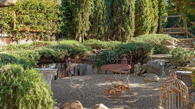 9904 Fox Borough Dr, Oakdale, CA 95361