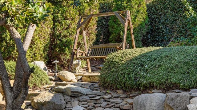 9904 Fox Borough Dr, Oakdale, CA 95361